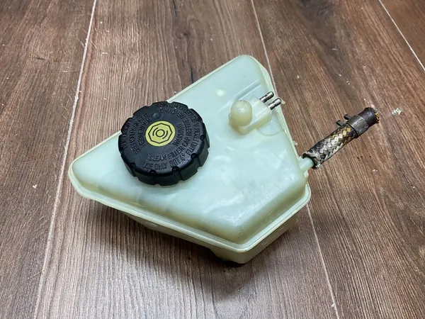 Réservoir de liquide de frein Mercedes-Benz SL R129 image 1