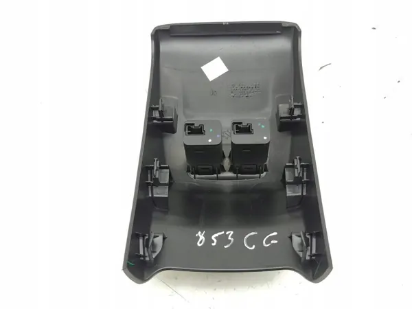 OEM 9824732180 Prise USB Arrière pour Peugeot 208 2023 image 3