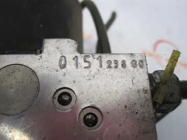 Pompe ABS Mitsubishi OEM 4670A552 - Occasion image 8