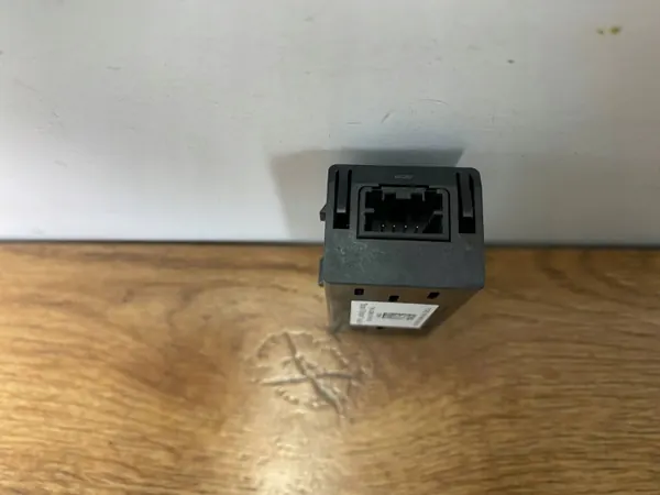 Prise USB Ford Mustang VII OEM MU5T19J252AAPI image 4