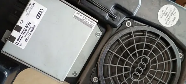 Amplificateur Subwoofer Audi OEM 18351650347 pour A4 B7 image 4