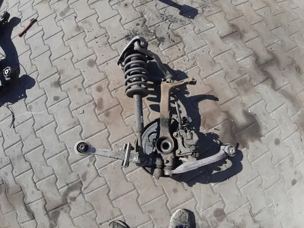 Ammortizzatore destro Skoda Superb 1 2.5 TDI image 2