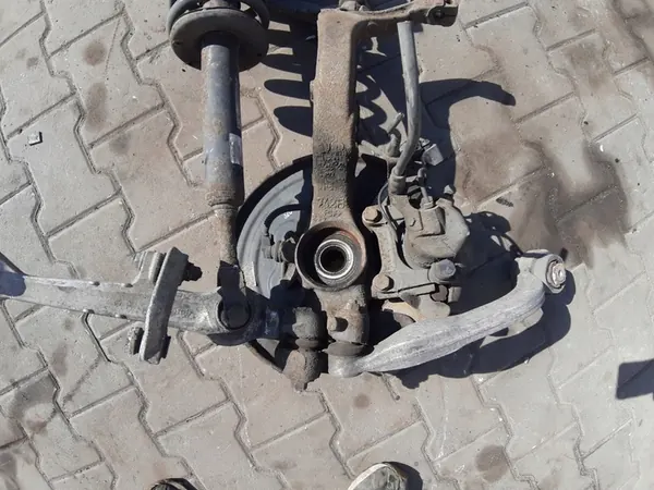 Ammortizzatore destro Skoda Superb 1 2.5 TDI image 3