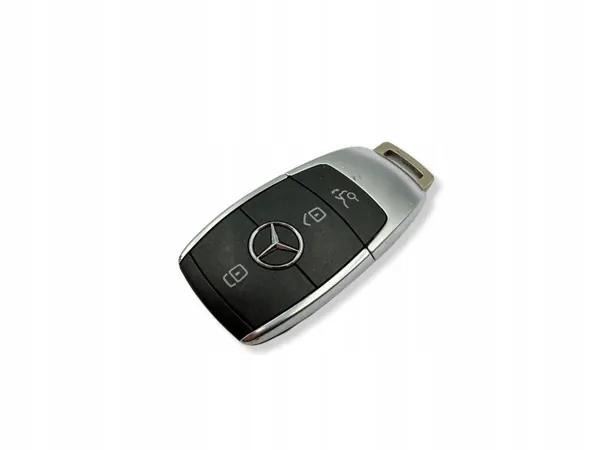 Clé Mercedes-Benz OEM A1779056704 pour EQB X243 image 3