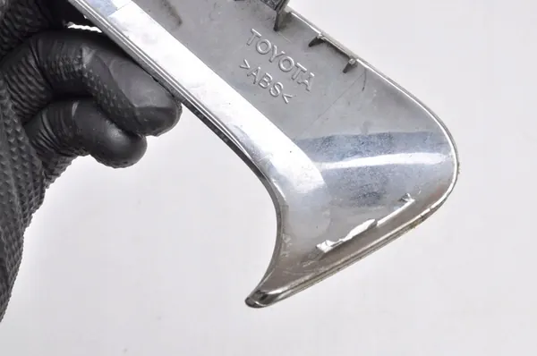 TOYOTA YARIS III Kromlist Höger 52125-0D090 image 2