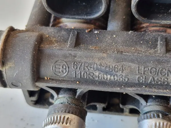 LPG-insprutningsräls OEM 67R-017064 för Mazda Tribute image 5