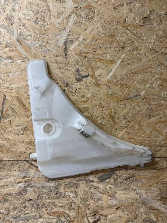 Audi Q7 4M0 Pesulaitteen säiliö OEM 4M0955452D image 2