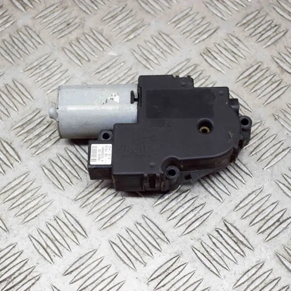 Mercedes GLK Schiebedachmotor OEM 5WK11519 image 3
