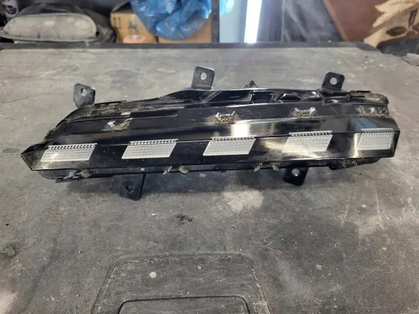 Peugeot 308 III Halogen DRL LED Rechts OEM 9835389580 image 2