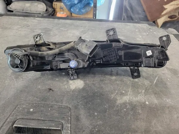 Peugeot 308 III Halogen DRL LED Rechts OEM 9835389580 image 6