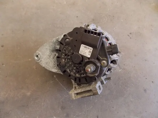 Vaihtovirtalähde Opel Insignia B 2.0CDTI 39047352 image 2