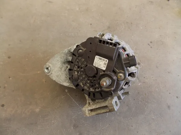 Vaihtovirtalähde Opel Insignia B 2.0CDTI 39047352 image 4