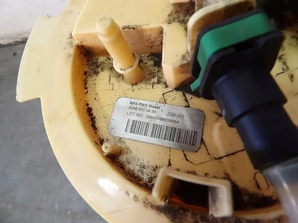 Brandstofpomp Mercedes W117 W246 W176 2.2 CDI A2464700894 image 2