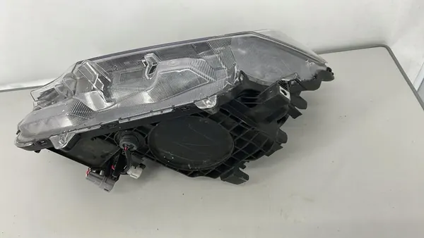 TYC 20-15700-06-2 Reflector image 4