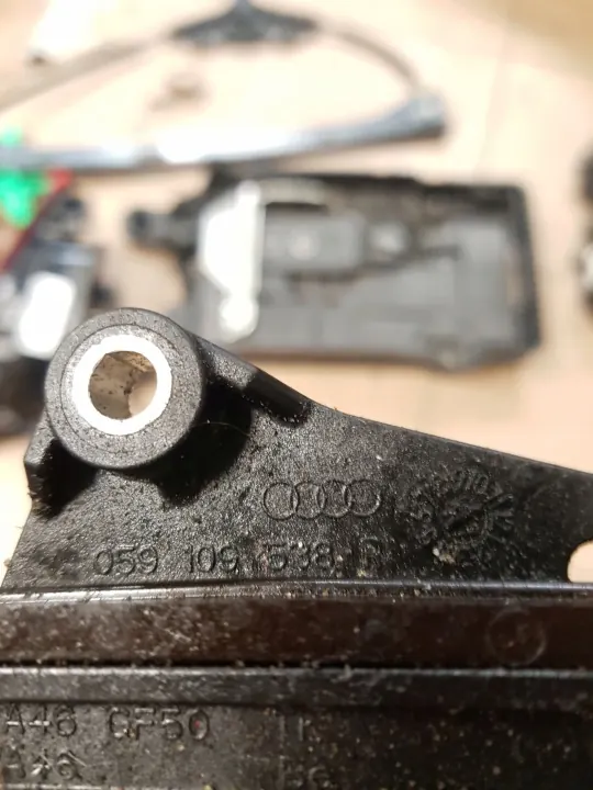 Steuerkettenschiene OEM 059109538R für Audi A6 3.0 TDI image 3