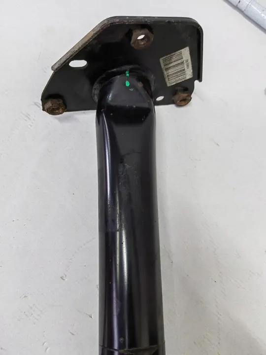 Suporte de cinto dianteiro inferior direito FIAT 500X image 3