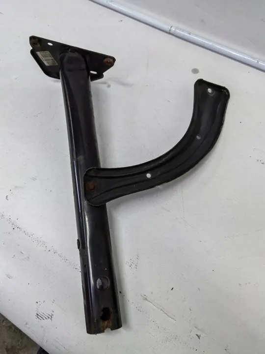 Suporte de cinto dianteiro inferior direito FIAT 500X image 4