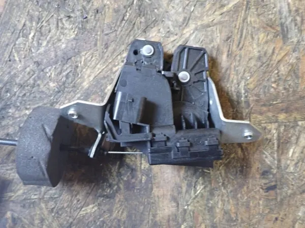 Tirette de coffre OEM A0999067105 pour Mercedes image 4