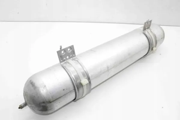 Depósito de aire Tesla OEM 102792100B - Estado usado image 3