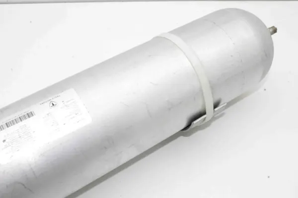 Depósito de aire Tesla OEM 102792100B - Estado usado image 5