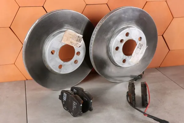 OEM 6891079 Etujarrutlevyt & Palat MINI F65/F66/F67 -malliin image 2