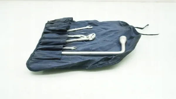 Mercedes SLK R172 työkalujoukko OEM MMAUTKO-28353 image 4