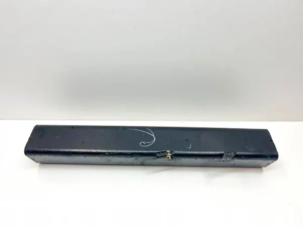 Mercedes-Benz SL R107 laajennussäiliö OEM A1074700789 image 2