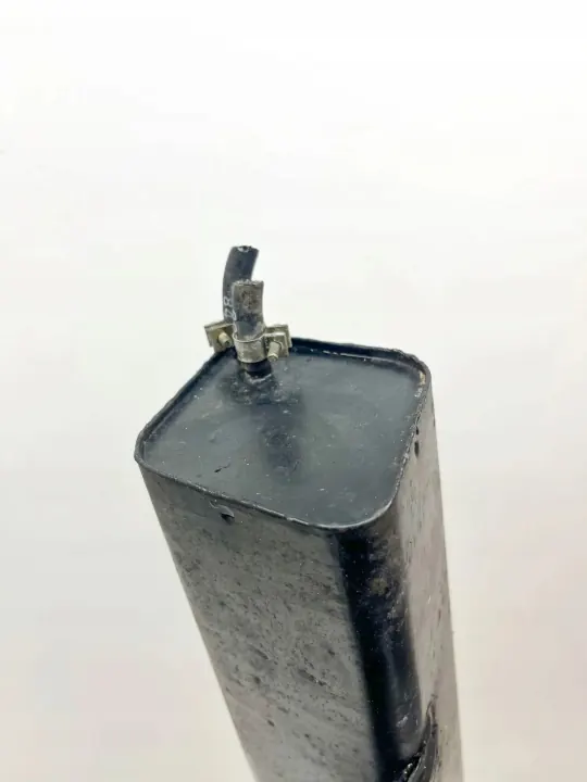 Mercedes-Benz SL R107 laajennussäiliö OEM A1074700789 image 3