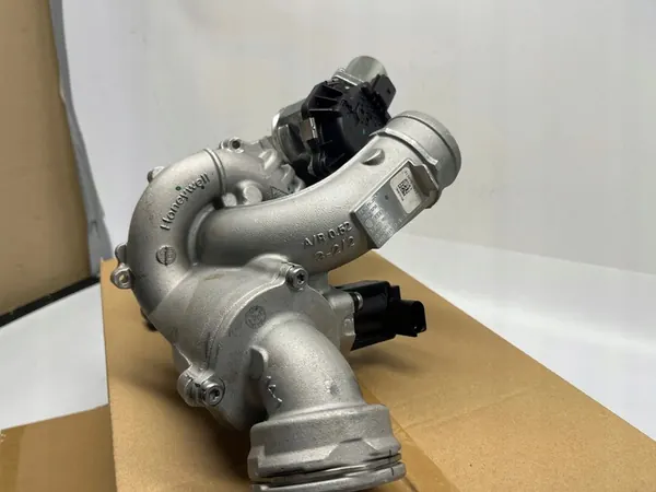 Turbina Audi Q3 2.0 06K145715D image 5