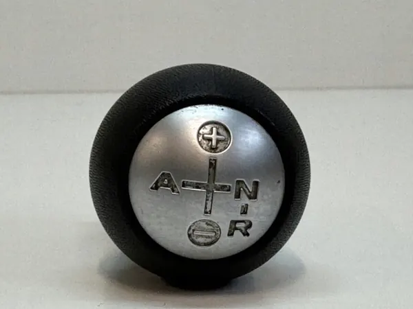 Pommeau de levier Mitsubishi Colt automatique OEM # image 5