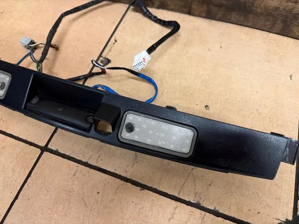 Feu de plaque arrière Hyundai Santa Fe OEM 873722W000 image 3