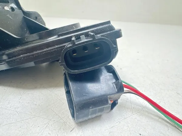 Verrou de hayon Toyota Verso 2011 208N811519 image 3