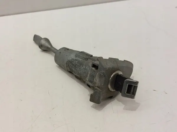 OEM 3C8837167A Nyckelinsats för VW Passat B8 image 2