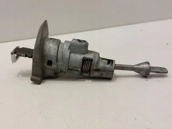 OEM 3C8837167A Nyckelinsats för VW Passat B8 image 3