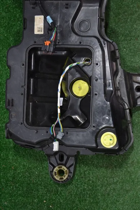 Peugeot AdBlue Tank OE 9818531680 image 4