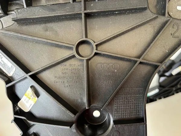 Guia de para-choque Audi Q5 SQ5 80A807454 image 2