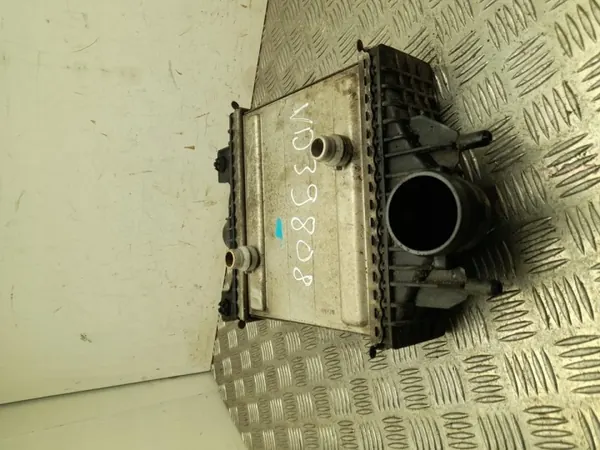 OEM FPLA-6K775-AB Intercooler för Range Rover Sport L494 image 3
