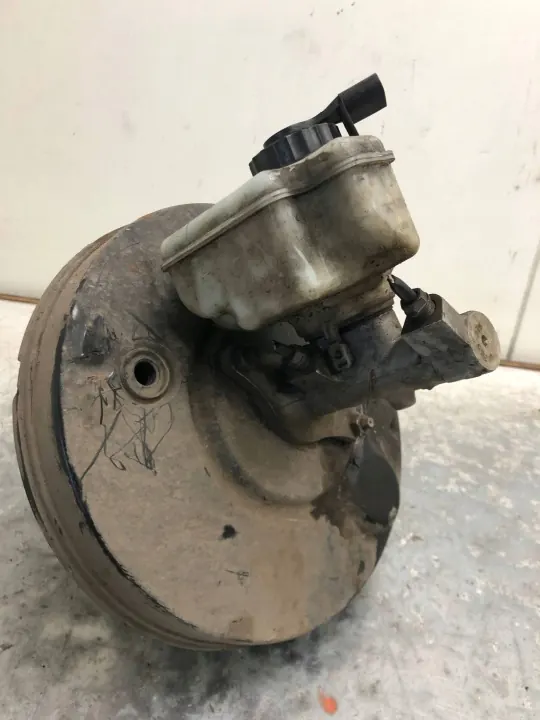 Begagnad VW Touran bromsservo OEM 1T1614105G image 3