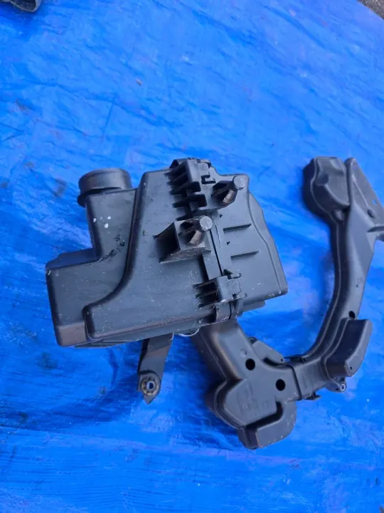 OEM 52942865 Ilmansuodinkotelo + Imu Nissan Qashqai image 7