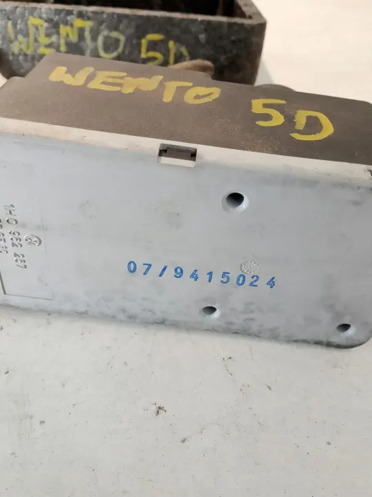 VW Venton keskuslukituspumppu OEM 1H0962257 image 3