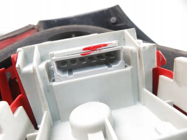 AUDI A3 8L Luz Trasera Derecha 8L0945096B image 4