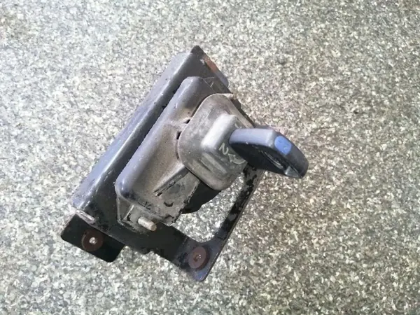 Fecho capô Ford Transit OEM 6C1116774AC Usado image 2