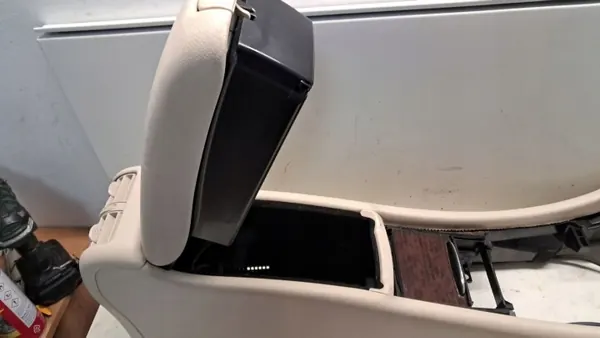 Mercedes-Benz C-klasse W203 middenconsole armsteun OEM A2036830075 image 6