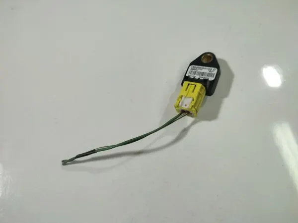 OEM P04896066AA turvatyynyanturi Dodge Caliberille image 2