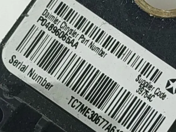 OEM P04896066AA turvatyynyanturi Dodge Caliberille image 4