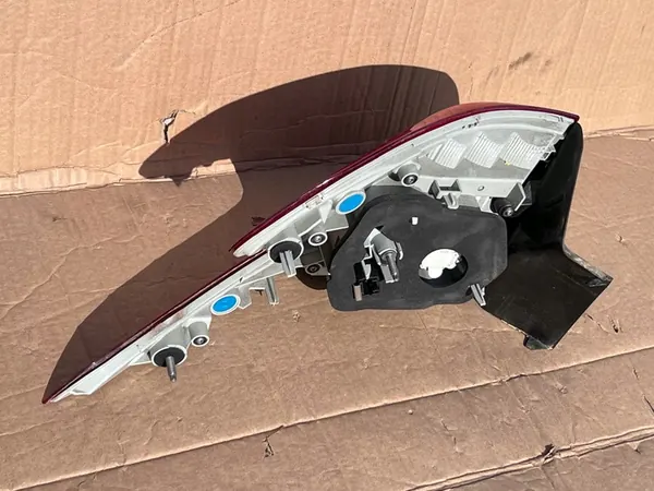 PEUGEOT 308 II T9 Kombi 13- Lámpara LED trasera derecha OEM image 4