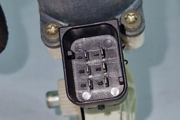 Etumma Vasen Ikkunamoottori VW PASSAT B5 3B4837751A image 3