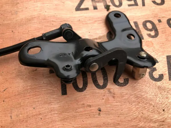 BMW Z4 E89 kattoaukon mekanismi OEM 116009023 image 6