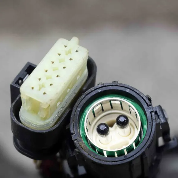 Câble batterie Mercedes-Benz OEM A2058852865 Occasion image 4