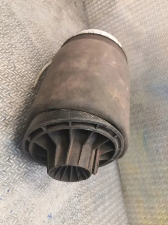 Mercedes-Benz R W251 rechter achter airbag OEM 2513200325 image 3